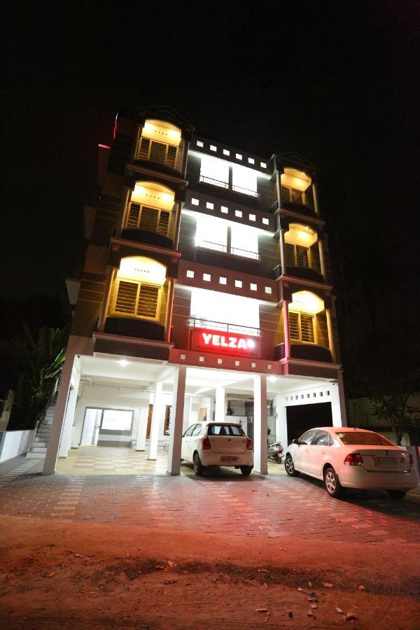 Yelza Hotel And Residence Alwaye エクステリア 写真